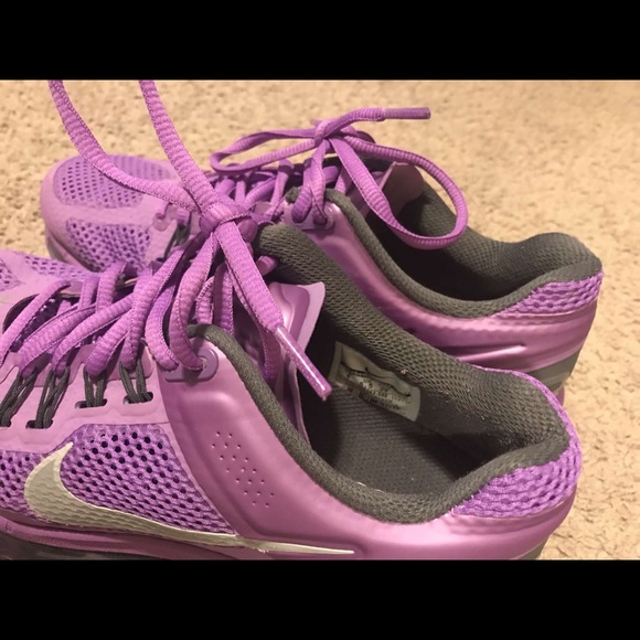 Nike shoes - Picture 2 of 2